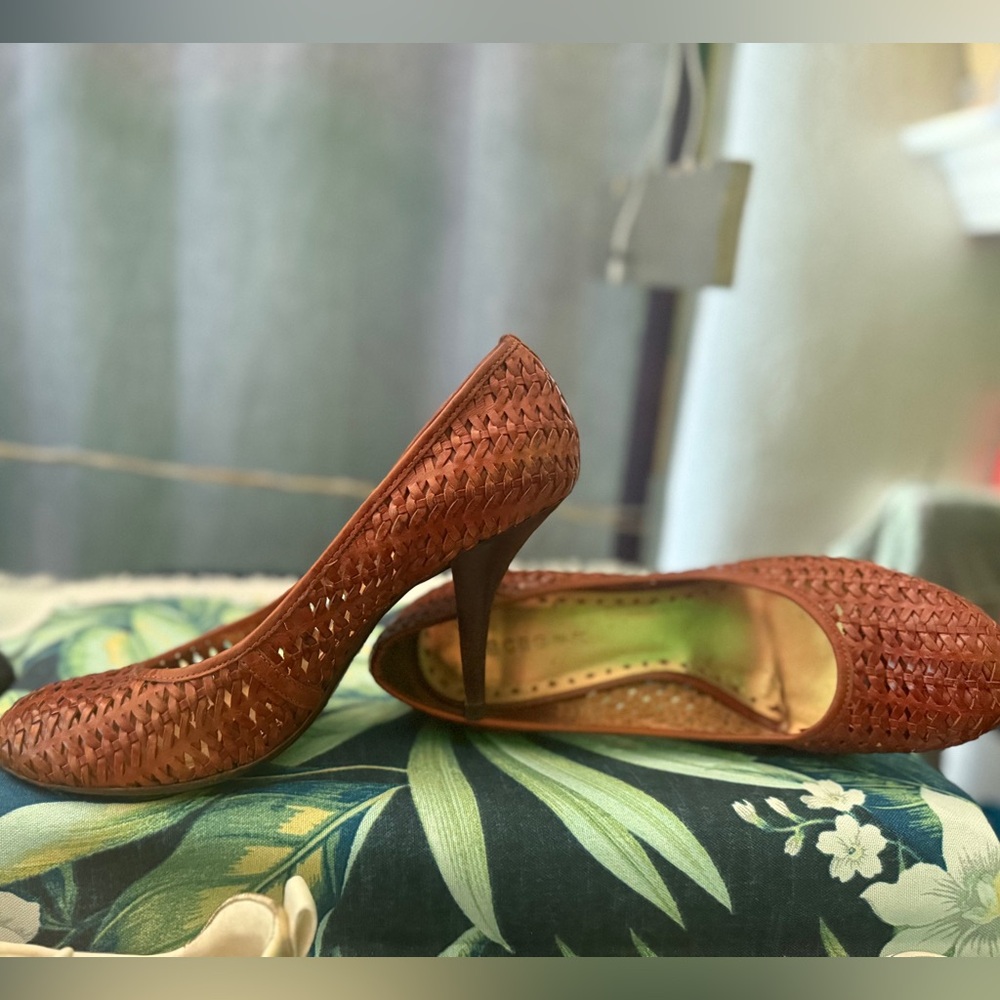 BCBGirls Brown Woven Heels 👠